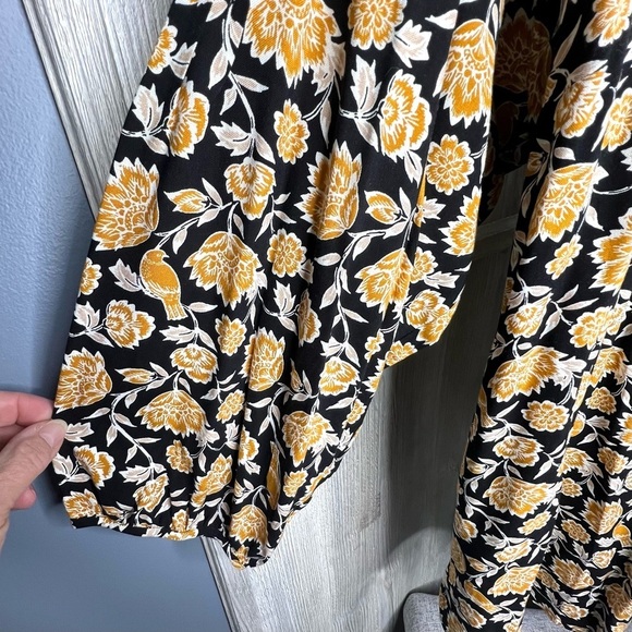 Old Navy Floral Maternity Tunic Top - Picture 3 of 6